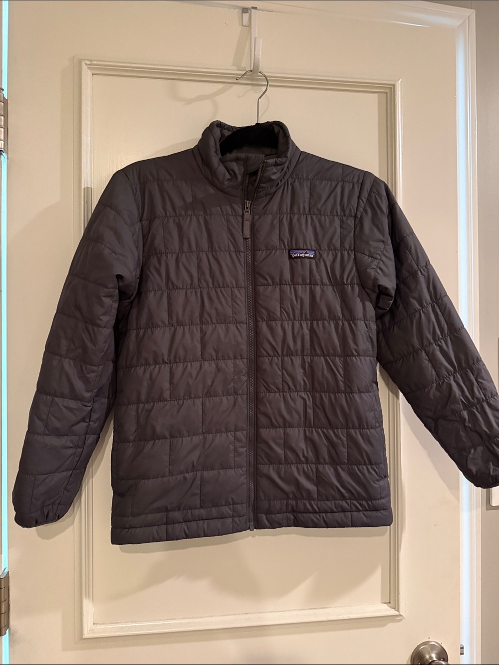 Patagonia Kid’s Nano Puff Jacket in Dark Gray- Size L (12)